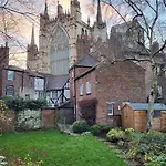 아파트 Minster Garden