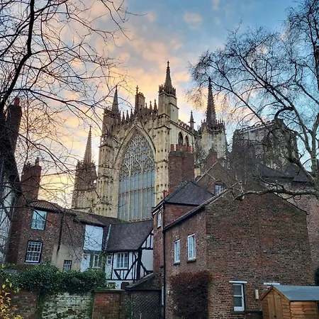 Minster Garden